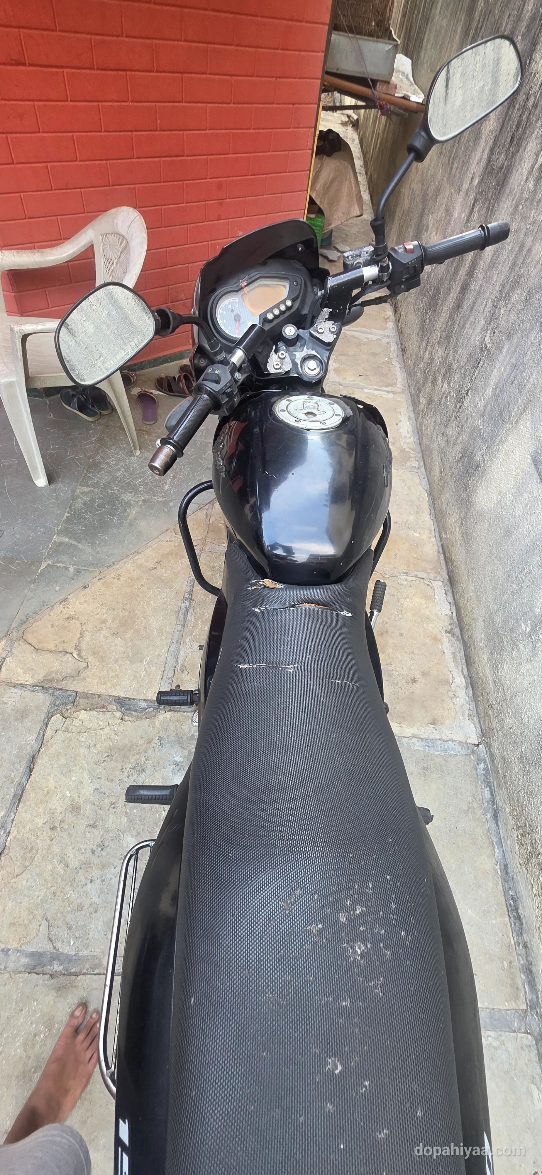 Bajaj Pulsar 150 - View 1