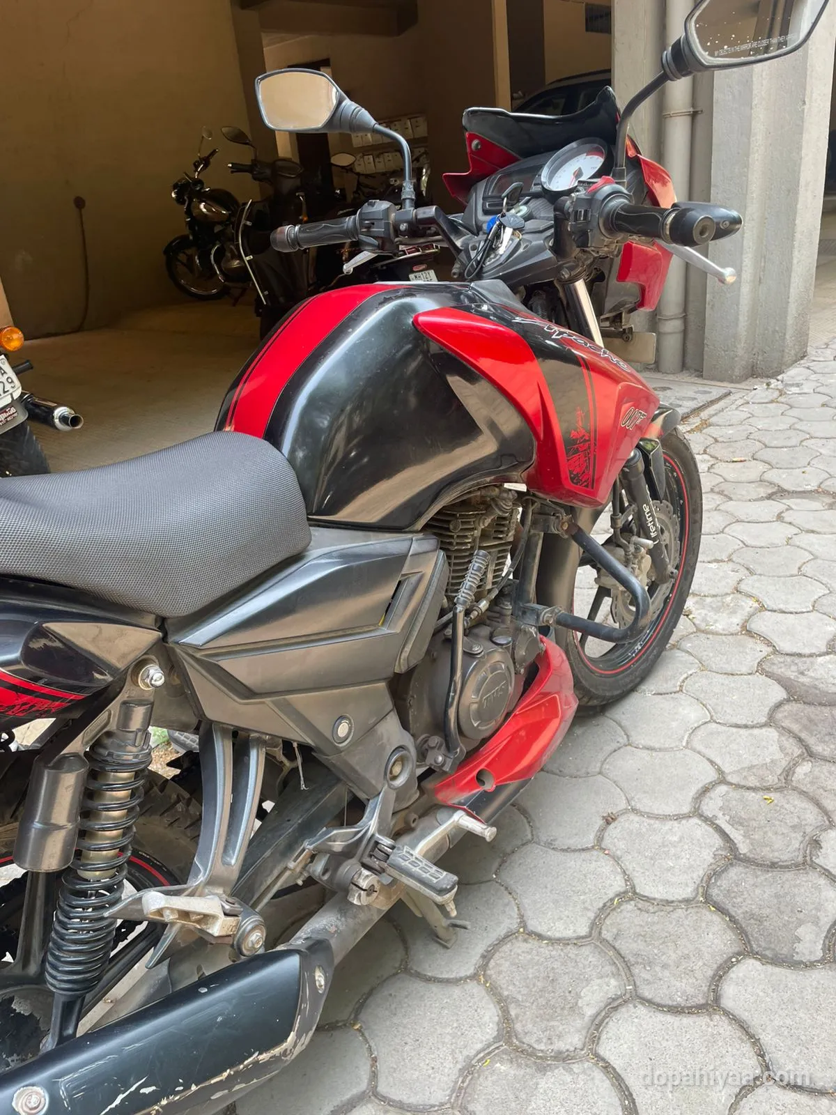 TVS Apache RTR 160 - View 1