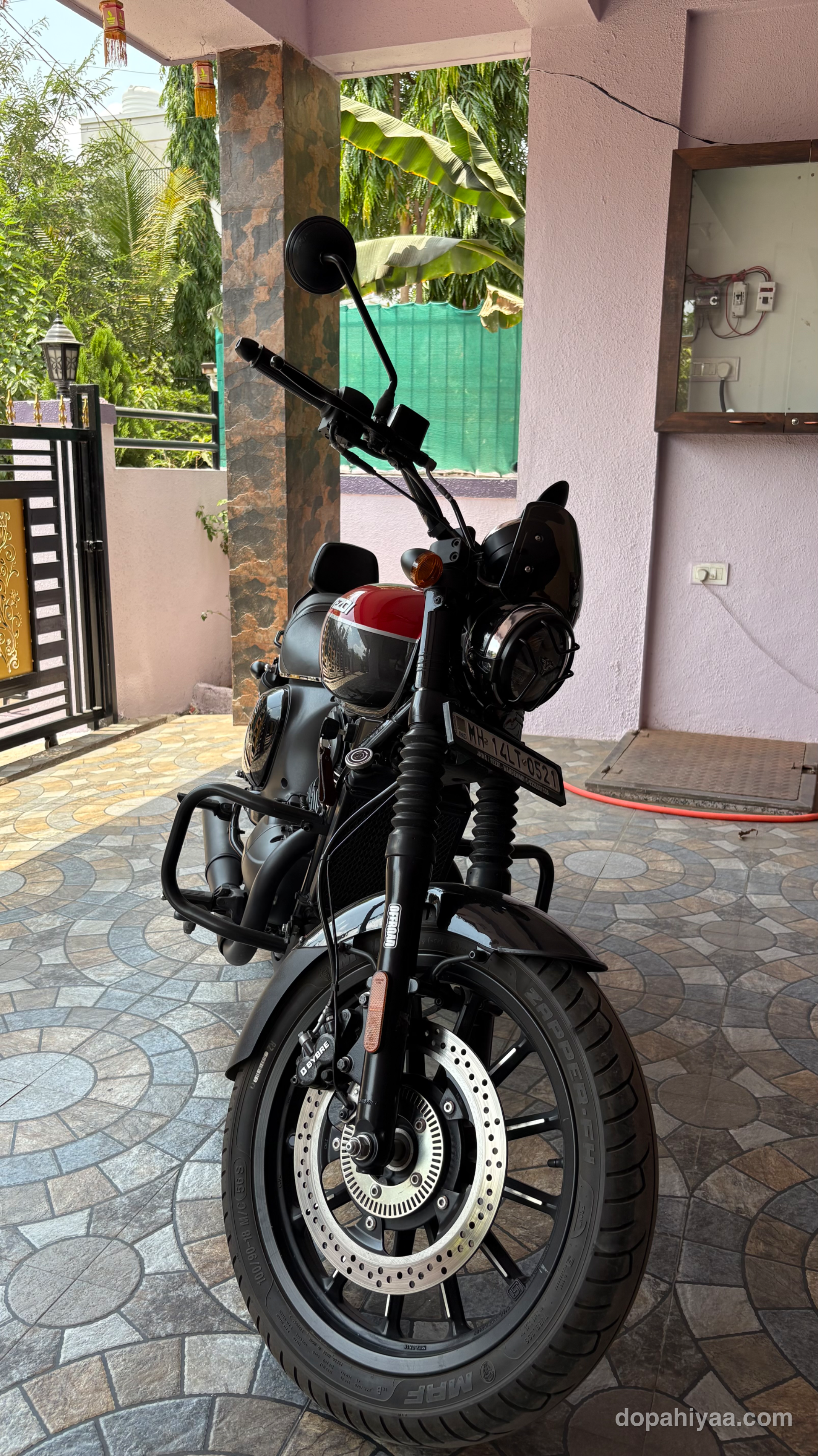 Java/Yezdi Roadster - View 1